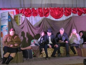 Показы спектакля «Прощай, Конферансье!» прошли в Тяжинском округе Показы спектакля «Прощай, Конферансье!» прошли в Тяжинском округе