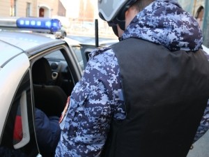 Росгвардейцы задержали виновника в причинении ножевого ранения в Новокузнецке