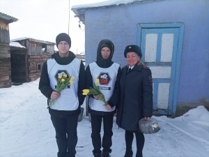 В Белове транспортные полицейские поздравили сотрудниц и ветеранов с Международным женским днем&nbsp;