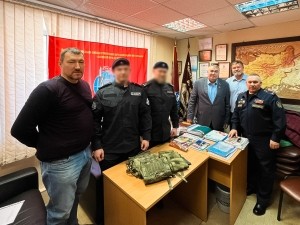 Кузбассовцы передали Росгвардии дополнительное снаряжение 