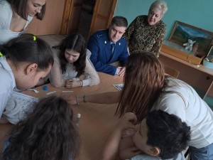 В Новокузнецке сотрудники прокуратуры провели для детей квест-игру про космос В Новокузнецке сотрудники прокуратуры провели для детей квест-игру про космос