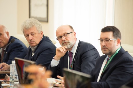 
Куда девать золу: в Кузбассе обсудили проблему вовлечения золошлаков в промышленный оборот                