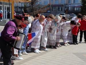 Всероссийская акция «Поём двором» прошла на улице Щегловской в Лесной Поляне Всероссийская акция «Поём двором» прошла на улице Щегловской в Лесной Поляне