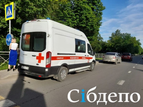 Автомобиль сбил ребёнка на дороге в Кемерове
