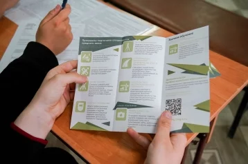 
Врио губернатора Кузбасса Илья Середюк проверил, как работает приёмная комиссия КемГУ
