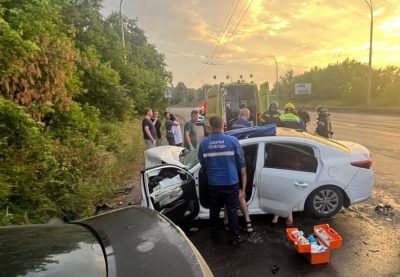 Восемь человек пострадали в жутком ДТП на кемеровской улице