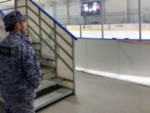 Росгвардейцы обеспечили правопорядок во время хоккейных матчей в Новокузнецке Росгвардейцы обеспечили правопорядок во время хоккейных матчей в Новокузнецке
