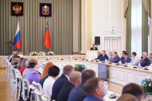 В Кузбассе работникам нефтяной и газовой промышленности вручили региональные награды В Кузбассе работникам нефтяной и газовой промышленности вручили региональные награды