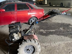 В Новокузнецке мужчина ездил пьяным на мотоблоке 