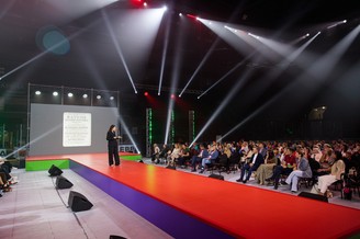 
Энергия для развития и более 800 предпринимателей: бизнес-интенсив Альфа Конфа Практика побил рекорд в Новокузнецке                