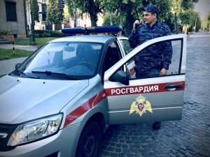 Росгвардейцы задержали горожанку, которая может быть причастна к нанесению ножевого ранения сожителю