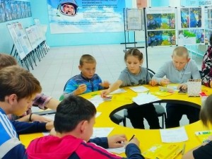 Подростки из Тяжинского округа побывали на экскурсии в Тисульской ДХШ № 14 Подростки из Тяжинского округа побывали на экскурсии в Тисульской ДХШ № 14