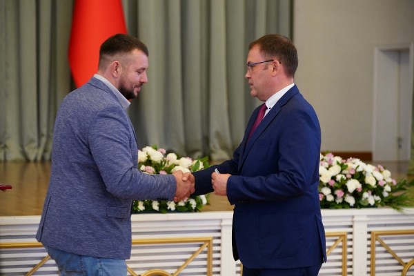 Работники автомобильного и городского пассажирского транспорта Кузбасса получили областные награды Работники автомобильного и городского пассажирского транспорта Кузбасса получили областные награды