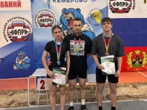 Первенство Кузбасса по пауэрлифтингу состоялось в Кемерове 