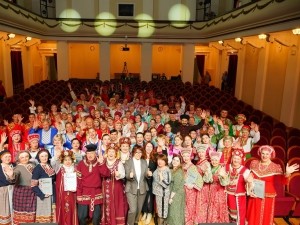 В Кузбассе подвели итоги регионального фестиваля-конкурса народных хоров «Поющий край» В Кузбассе подвели итоги регионального фестиваля-конкурса народных хоров «Поющий край»
