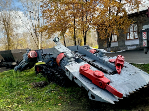 &laquo;Южный Кузбасс&raquo; передал музею-заповеднику &laquo;Красная горка&raquo; погрузочную машину 2ПНБ2