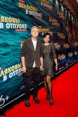 
"Беляковы в отпуске": легкая и трогательная комедия Сергея Светлакова                