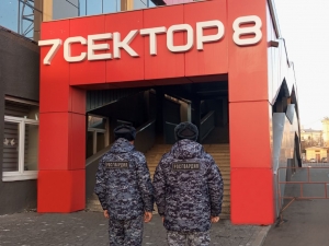 Росгвардейцы обеспечили безопасность на матче Всероссийских соревнований по хоккею в Кузбассе