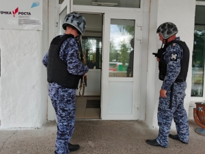 Росгвардия Кузбасса проводит межведомственные проверки безопасности в школах региона 