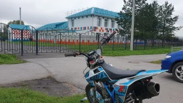 
В Кузбассе 15-летний подросток приехал в школу на мотоцикле, чтобы отпраздновать начало учебного год
