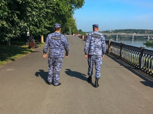 В Кузбассе сотрудники Росгвардии обеспечили общественный порядок и безопасность во время празднования Дня Военно-морского флота В Кузбассе сотрудники Росгвардии обеспечили общественный порядок и безопасность во время празднования Дня Военно-морского флота