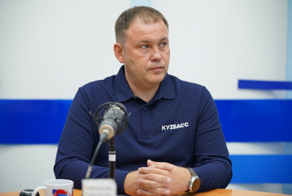 Врио губернатора Кузбасса Илья Середюк ответил на вопросы жителей области в ходе прямого эфира на радио «Маяк» Врио губернатора Кузбасса Илья Середюк ответил на вопросы жителей области в ходе прямого эфира на радио «Маяк»