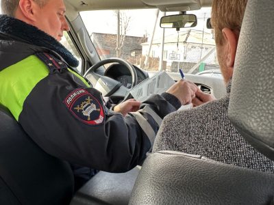 Жители кузбасского города за день десятки раз нарушили ПДД Жители кузбасского города за день десятки раз нарушили ПДД